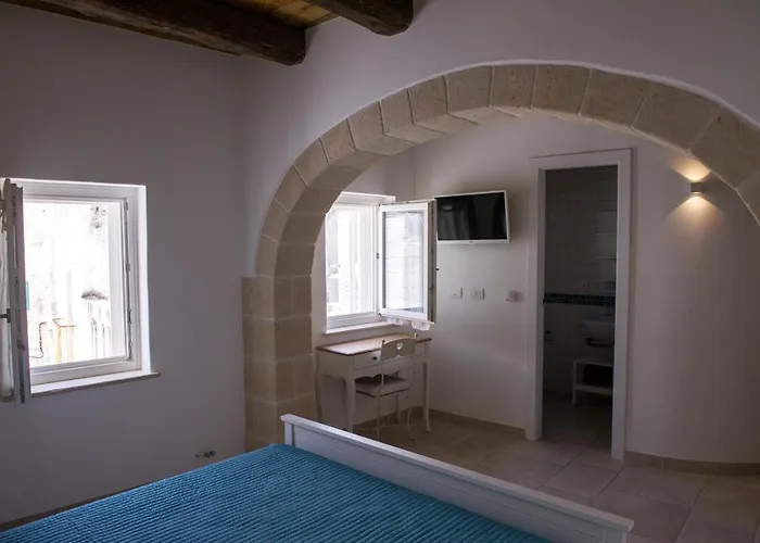 לינה וארוחת בוקר Room's Cacamece 4*